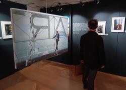 Aperta a Sion, in Svizzera, la mostra in omaggio al pluripremiato regista svedese Ruben Östlund 