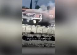 Libano, raid Idf sulla chiesa di San Giorgio a Yaroun, nel sud del Paese: tetto e pareti distrutti dai missili israeliani - VIDEO