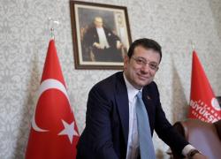 Turchia, chiesti 2532 anni di carcere per ex sindaco Istanbul Imamoglu accusato di 26 reati: da corruzione a riciclaggio a frode