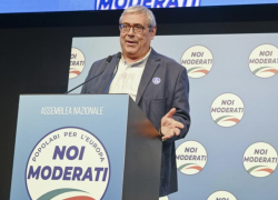 Palermo, sequestrati 80mila euro in contanti a Totò Cuffaro durante perquisizioni disposte dalla Procura per indagini su appalti pilotati e corruzione