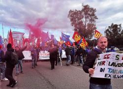 Ex Ilva, sindacati attaccano il governo: "Vogliono chiudere l'acciaieria", 6mila operai in cassa integrazione da gennaio