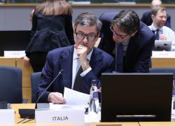 Dazi doganali su pacchi extra-Ue sotto i 150 euro, ok dall’Ecofin, tassa di 1€ “anti-Shein e Temu”, possibili introiti per 4,6 mld €