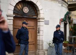 Muggia (Trieste), 55enne ucraina Olena Stasiuk sgozza figlio di 9 anni e tenta di tagliarsi le vene: "Separata, era seguita da servizi sociali"