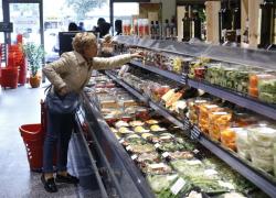 Istat, a ottobre 2025 l'inflazione cala all'1,2% su base annua grazie al rallentamento dei prezzi energetici, da +13,9% a -0,5%, e trasporti, da +2,4% a +2%