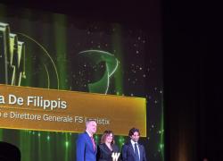 Sabrina De Filippis riceve il WE Award 2025 per la trasformazione di FS Logistix con la nuova piattaforma digitale e il rebranding