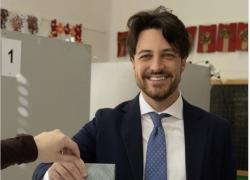 Chi è Alberto Stefani, il 33enne leghista nuovo presidente del Veneto: il più giovane governatore eletto, laureato in giurisprudenza ed ex pallavolista