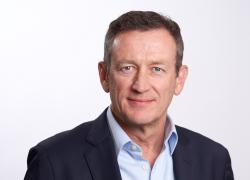 EasyJet, chiusura anno con utile operativo a £703 milioni (+18%), ricavi £10,1 miliardi (+9%), passeggeri 93,4 milioni