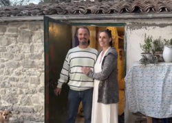 Famiglia che vive nel bosco a Chieti pronta a ricorso, avv Angelucci: “Bimbi a casa per Natale, affido tolto per motivi falsi e superficiali”