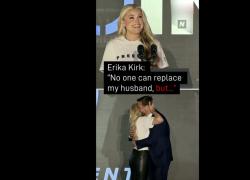 Erika Kirk incinta di JD Vance? La vedova nella cerimonia di addio al marito: "Vedo similitudini tra Charlie e il vicepresidente Usa" - VIDEO