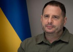 Ucraina, Yermak continua la guerra: "Nessun sano di mente darebbe territori a Mosca, disposti a negoziare linea di contatto ma no cessioni"