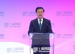 Incendio Hong Kong, governatore: "Ci sarà inchiesta indipendente", 13 le persone arrestate e accusate di omicidio colposo, 151 i morti