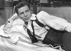 Frank Sinatra 'superdotato, il suo pene da solo pesava 10kg, lui era il re dei preliminari e dei baci, Gardner lo sposò per le sue misure'