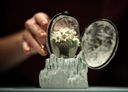 Asta record a Londra per l'uovo d'inverno di Fabergé, venduto allo stratosferico prezzo di 26 milioni di euro