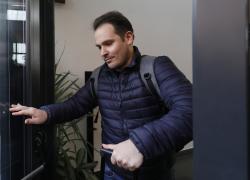 Garlasco, inquirenti: “Sempio ha un movente”, 6 punti contro di lui, dal DNA allo scontrino, dall’impronta 33 alle foto davanti casa Poggi