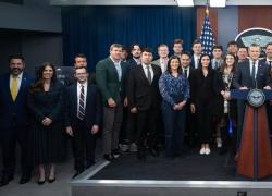 Usa, istituita "nuova generazione Corpo Stampa del Pentagono":  oltre 60 membri di cui influencer, blogger, sostenitori MAGA e giornalisti pro-Trump