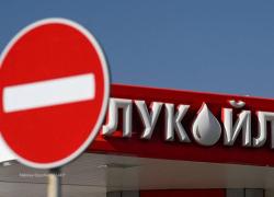 Sanzioni a Mosca, Usa sospendono parte delle tariffe contro Lukoil “per consentire alle stazioni fuori dalla Russia di operare”