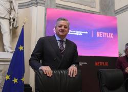 Netflix verso l'acquisto di Warner Bros Discovery per 70 miliardi di dollari, premio di 4 dollari ad azione e titoli in crescita del 4,5%