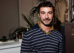 Dario Vitale si dimette dalla guida creativa di Versace dopo 8 mesi, a seguito al closing dell’acquisizione da €1,3 miliardi da parte di Prada