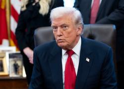 Trump mette l’Europa in ginocchio: come la nuova strategia USA trasforma la paura in arma politica per imporre la sua agenda