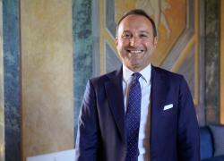 Intesa Sanpaolo finanzia Solana con €12 milioni per investimenti green nella filiera del pomodoro; capacità di oltre 200.000 tonnellate annue