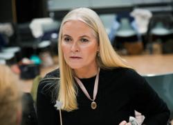 Dramma a palazzo reale, la principessa Mette-Marit di Norvegia potrebbe avere bisogno di un trapianto di polmoni. E&rsquo; in lista di attesa e non vuole favoritismi 