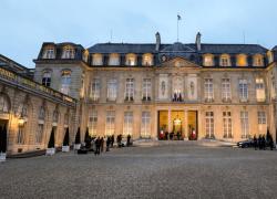 Parigi, rubate decine di preziose porcellane all'Eliseo con il maggiordomo colpevole