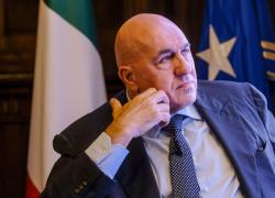 Guido Crosetto: "le armi servono a Kiev per salvare gli ucraini", come &egrave; vero che lo zucchero serve a curare il diabete