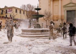 Dopo Natale, dal Wren Day a Els Enfarinats: ecco le tradizioni pi&ugrave; curiose al mondo, celebrate a partire dal 26 dicembre
