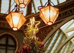 PERSONE ANORMALI&nbsp;- Episodio 41 - Visto che stanno per chiudere mi sono permesso di avvicinarmi, cos&igrave;, solo per soddisfare una piccola curiosit&agrave;: ero interessato a sapere se lei &egrave; una prostituta, oppure una assassina?&nbsp;