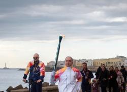 Milano Cortina 2026. Il presidente di Italgrob, Antonio Portaccio, tedoforo del Viaggio della Fiamma Olimpica a Gallipoli
