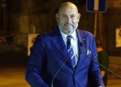 Addio a Davide Tizzano, morto a 57 anni per leucemia il Presidente di Federcanottaggio 2 volte oro olimpico: nel 2023 il trapianto di staminali