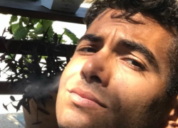 Ilario Paiano morto a 34 anni per "malore improvviso" in un parcheggio di Lecce dopo che un amico informa i soccorsi e si allontana: &egrave; giallo