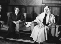 Raid Usa in Venezuela, il vero motivo dell'invasione risale ad un accordo stipulato da Henry Kissinger con l'Arabia Saudita nel 1974