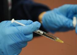 Corte costituzionale giustifica l'indegno obbligo vaccino Covid e Green Pass: &ldquo;Misure legittime in pandemia, senza siero niente stipendio"