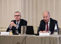 Allianz Outlook 2026, crescita globale moderata, inflazione disomogenea, tassi Fed 3,25-3,5%, PIL Europa 1-1,5%, Cina 4,2-4,7%