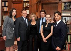 Berlusconi, scatta la prima maxi cedola, distribuzione di dividendi da 65 milioni di euro ai 5 eredi dalle holding di famiglia