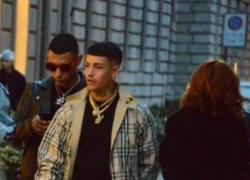 Tony Effe 'aggredisce fotografo con tre pugni in faccia' fuori dal ristorante El Porte&ntilde;o Arena a Milano, il rapper nega - VIDEO