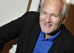 Pfizer, l'ex dirigente Rost: "Non abbiamo mai scoperto farmaci, solo mercati, malattie sono fonte di guadagno, cure fanno male agli affari"