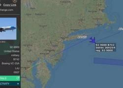 WEF Davos, Air Force One di Trump torna indietro per "guasto elettrico", tycoon si imbarca su un altro aereo: &ldquo;Soluzione con Ue su Groenlandia&rdquo;