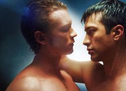 La serie queerHeated Rivalry &egrave; diventata un vero fenomeno e i protagonisti in appena due mesi da perfetti sconosciuti sono entrati nell&rsquo;Olimpo delle star. Ora Hudson Williams e Connor Storrie tra i tedofori che porteranno la Fiamma Olimpica di Milano Cortina 2026