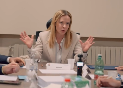 Niscemi, Meloni nelle aree colpite: "Agiremo velocemente, &euro;100mln &egrave; un primissimo stanziamento"; s'indaga per disastro colposo e danneggiamento