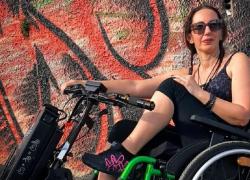 Vaccino Covid, 40enne Elisa Napolitano scrive lettera a Bassetti: "Danneggiata e in sedia a rotelle, perch&eacute; non ci ascolta?"