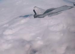 Arabia Saudita ed Eau chiudono i cieli, MbS a Pezeshkian: "Non concedo uso spazio aereo o territorio a Usa e Israele contro l&rsquo;Iran"