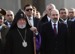 Pashinyan e la guerra contro la Chiesa Apostolica Armena,  Catholicos Karekin II ne chiese dimissioni per perdita Nagorno Karabakh