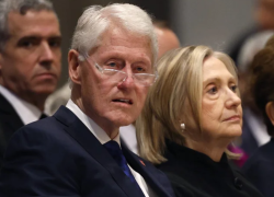 Caso Epstein, il dietrofront dei coniugi Clinton: Bill e Hillary pronti a testimoniare prima dell'accusa di "oltraggio al Congresso"