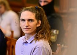 Ungheria, attivista tedesco trans Maja T. condannata a 8 anni di carcere per violenze contro militanti di estrema destra a Budapest nel 2023