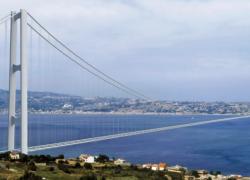 Ponte sullo Stretto, cambia il decreto dopo il confronto tra Salvini e il Quirinale: saltano il Commissario e i paletti alla Corte dei conti