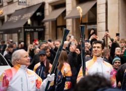 Intesa Sanpaolo a Milano: Lucchini, Bolle, Barrese, Corcos, Miccich&egrave; e Papanicolaou tedofori verso i Giochi Olimpici 2026