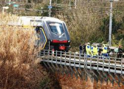 Danneggiamenti su linee ferroviarie a Bologna e Pesaro, cavi tranciati e cabina a fuoco, Salvini: &ldquo;Attentati, qualcuno vuole male all&rsquo;Italia&rdquo;