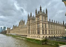 Il Palazzo di Westminster rischia il crollo a Londra, ma il restauro costa 50 miliardi di euro e 61 anni di lavori